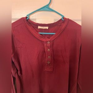 Zenana‎ women’s medium burgundy top with rough sewn edges. Brand new no tags.